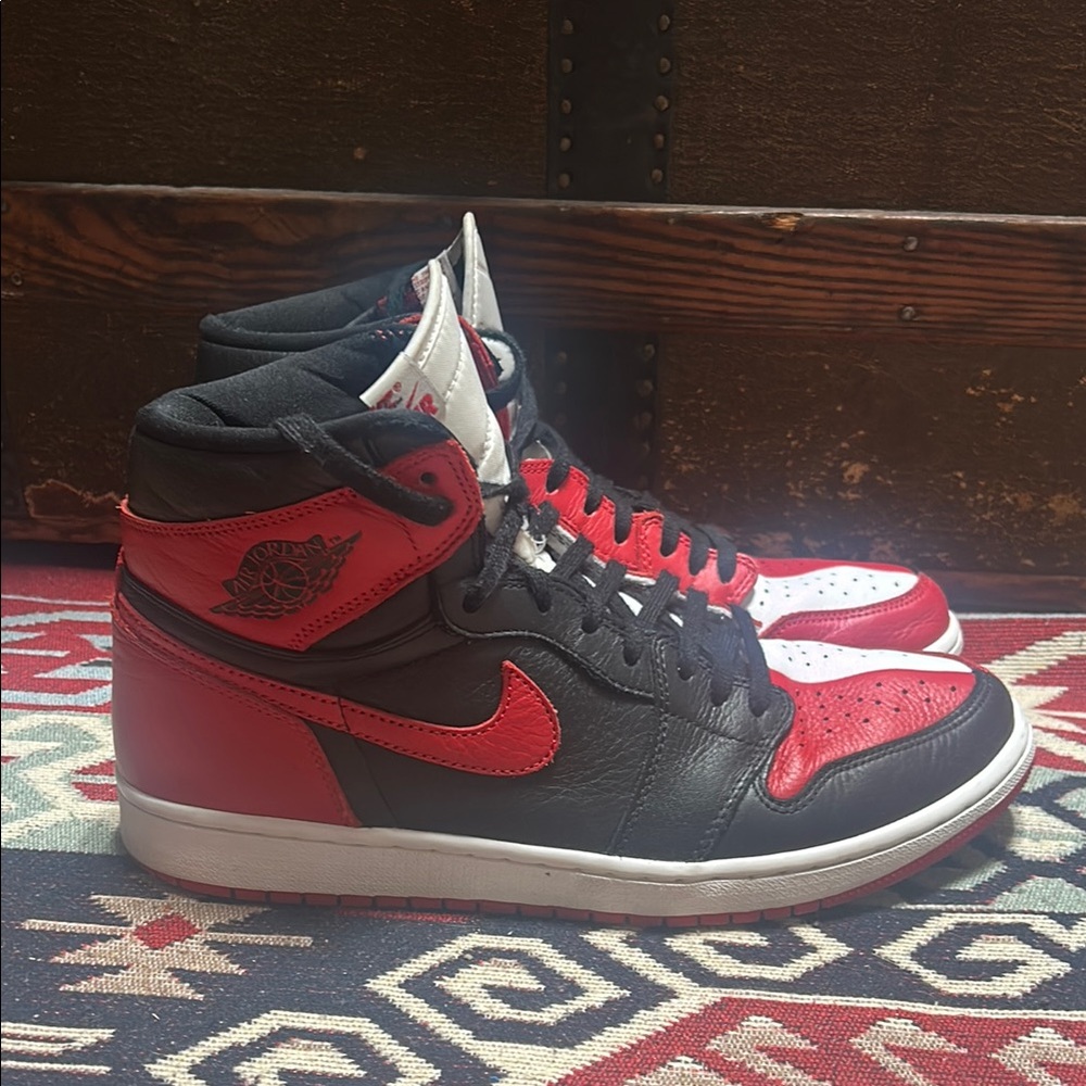 Nike Air Jordan 1 High homage to home